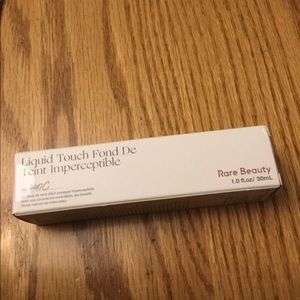 Rare Beauty Liquid Touch Weightless 440C